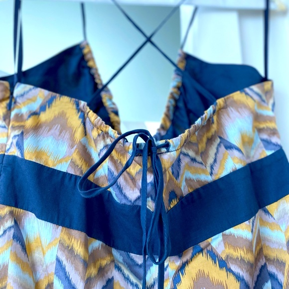 BCBGeneration Cross-back summer dress - Picture 4 of 6